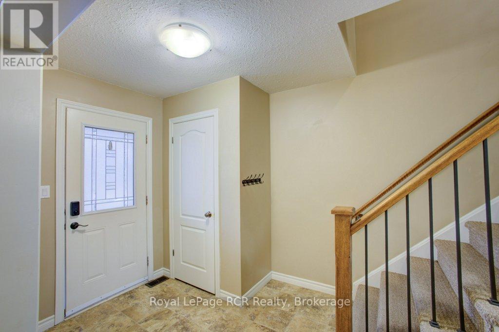 371 Main Street W, Minto, Ontario  N0G 2P0 - Photo 8 - X12868372