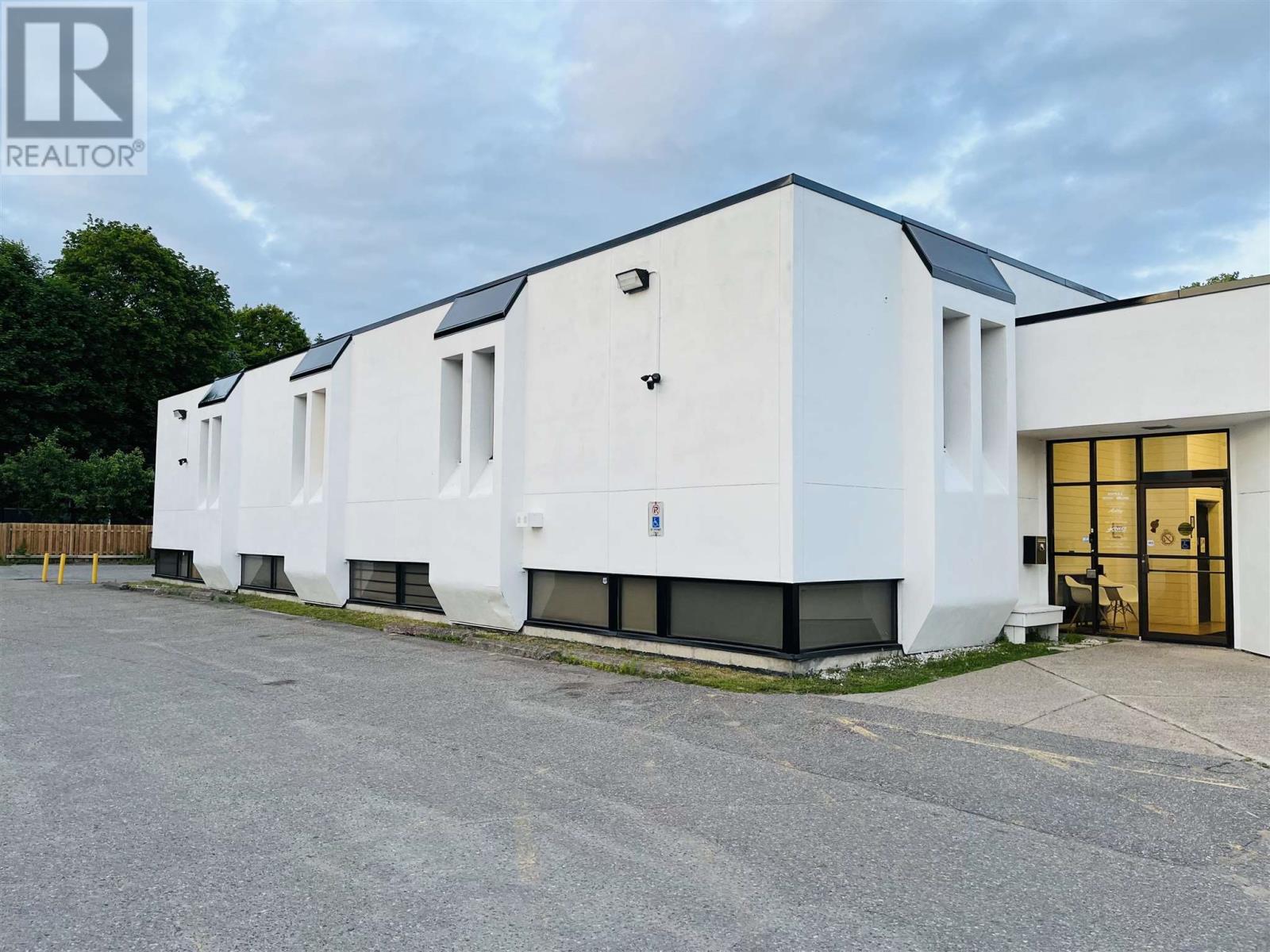 101-974 Queen Street East, Sault Ste. Marie, Ontario  P6A 2C5 - Photo 3 - SM260461