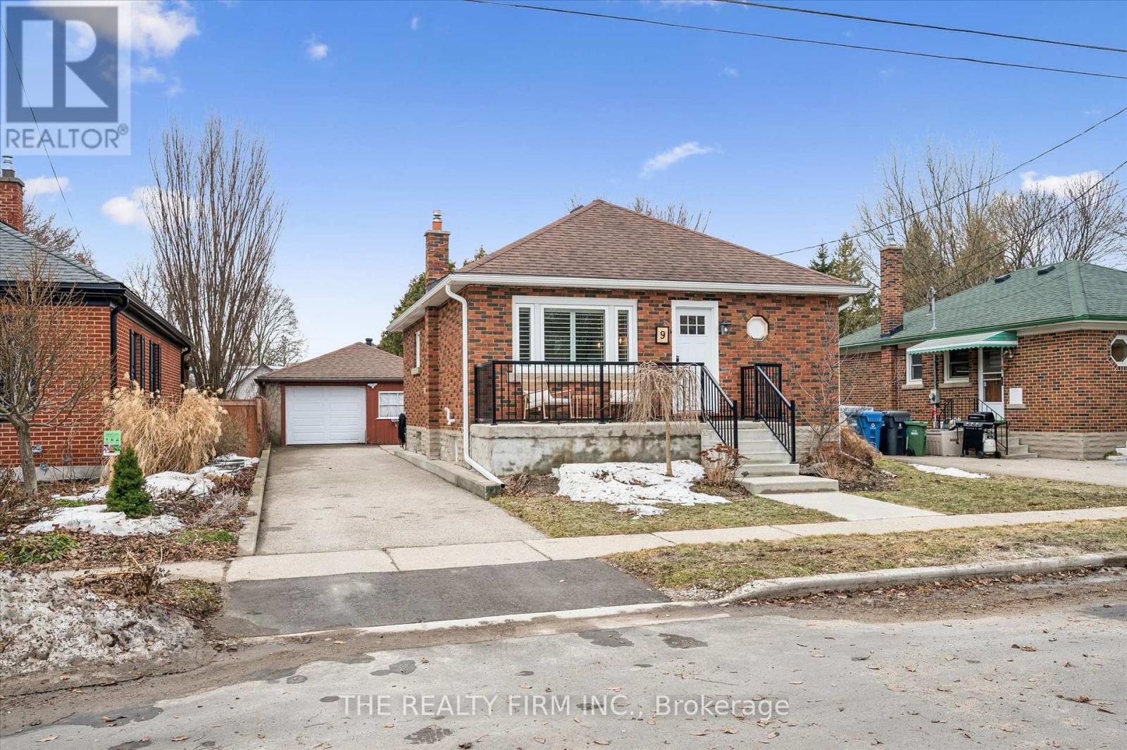 9 Dodds Avenue E, Guelph (St. Patrick's Ward), Ontario  N1E 5X2 - Photo 3 - X12873550