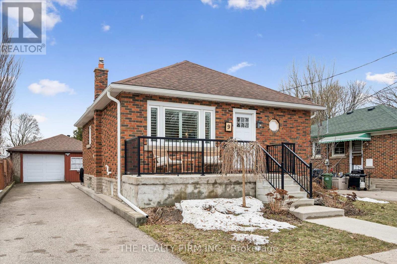 9 Dodds Avenue E, Guelph (St. Patrick's Ward), Ontario  N1E 5X2 - Photo 4 - X12873550