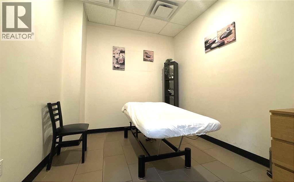 4500 Macleod Trail Sw, Calgary, Alberta  T2G 0A5 - Photo 14 - A2292217