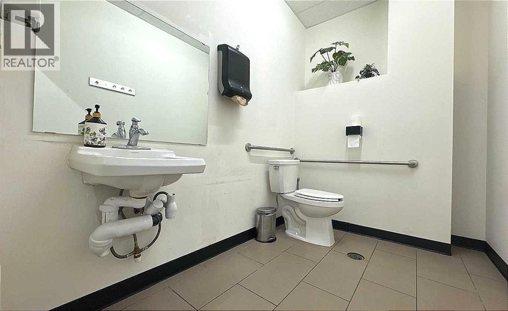 4500 Macleod Trail Sw, Calgary, Alberta  T2G 0A5 - Photo 7 - A2292217