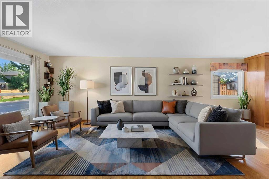 7 Bernard Court Nw, Calgary, Alberta  T3K 2B3 - Photo 6 - A2292638