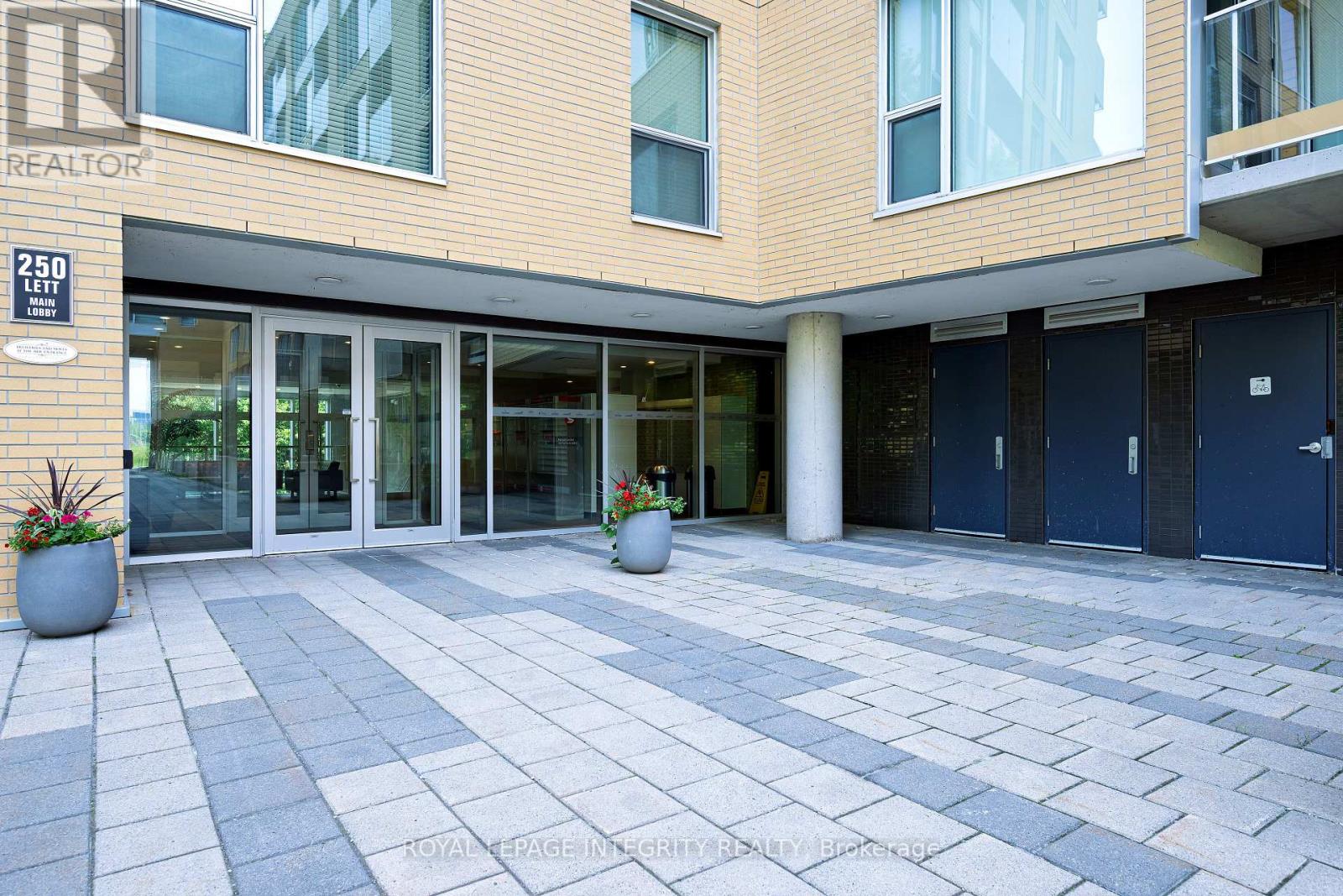 206 - 250 Lett Street, Ottawa, Ontario  K1R 0A8 - Photo 4 - X12873520