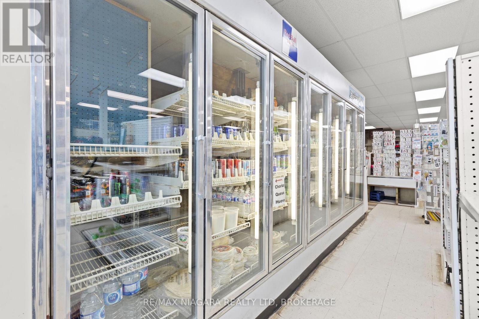 1530 Niagara Stone Road, Niagara-On-The-Lake, Ontario  L0S 1J0 - Photo 11 - X12873514