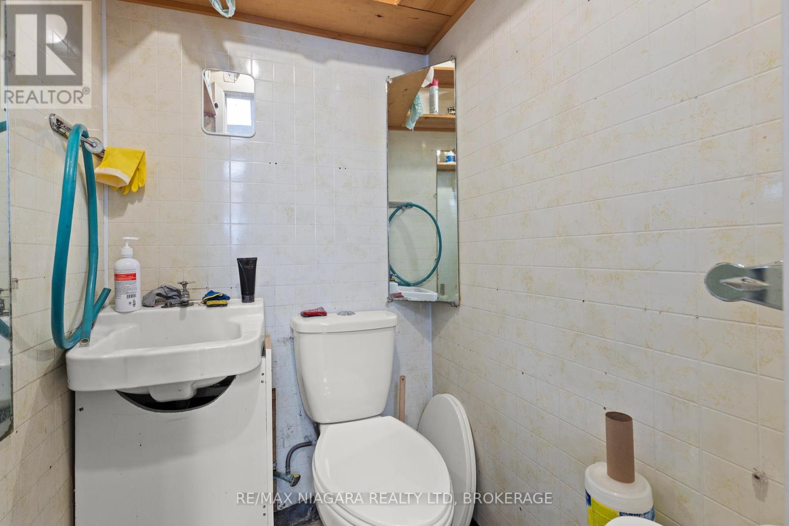 1530 Niagara Stone Road, Niagara-On-The-Lake, Ontario  L0S 1J0 - Photo 14 - X12873514