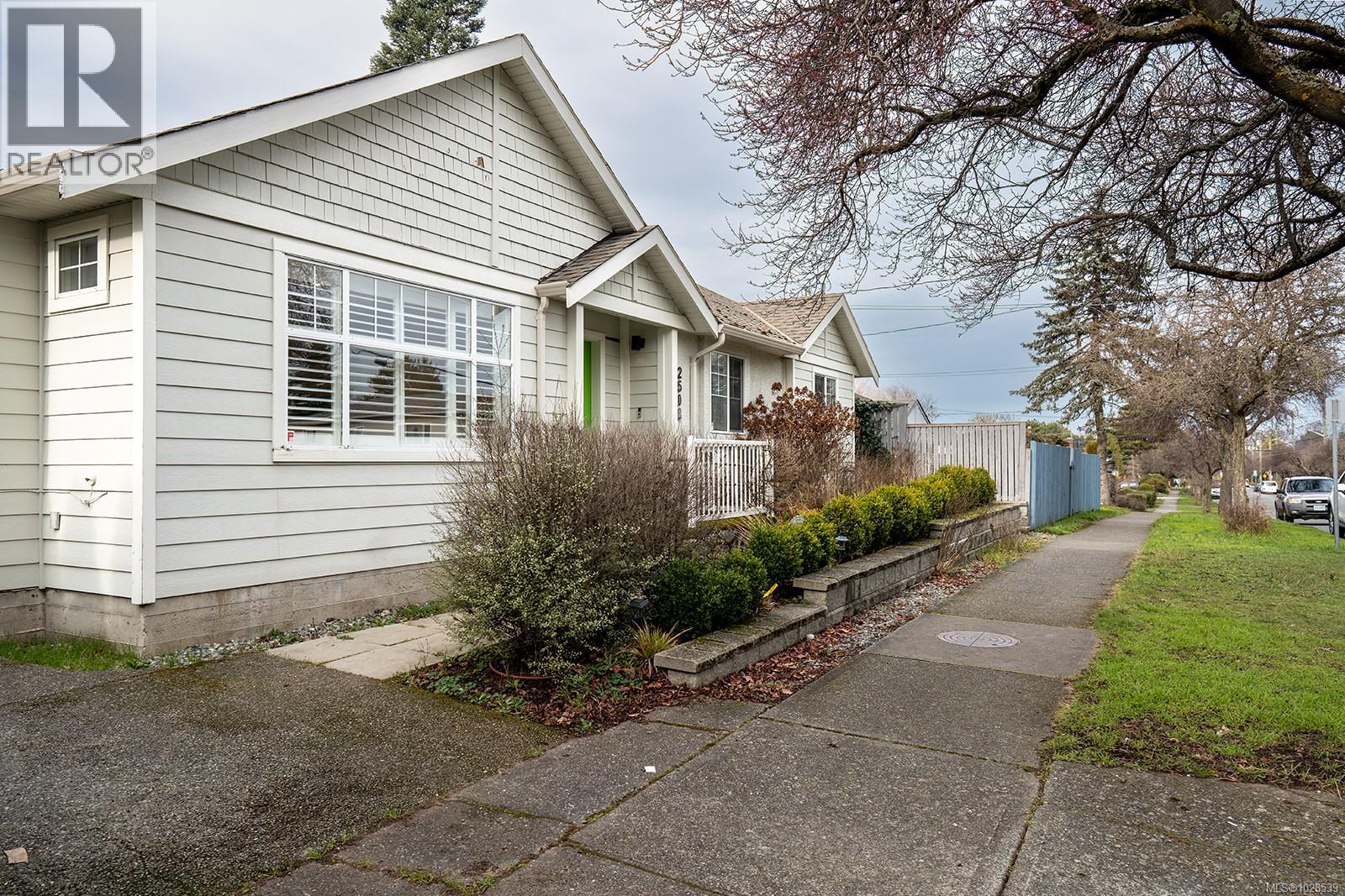 2508 Shakespeare St, Victoria, British Columbia  V8R 4G5 - Photo 41 - 1028539