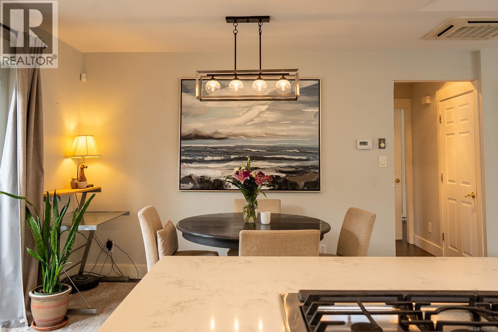 2508 Shakespeare St, Victoria, British Columbia  V8R 4G5 - Photo 8 - 1028539