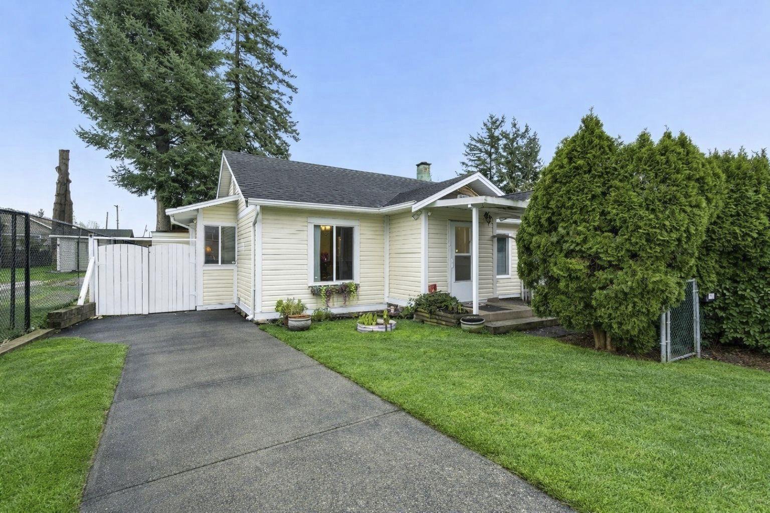 7566 Dunsmuir Street, Mission, British Columbia  V2V 4B4 - Photo 1 - R3098951