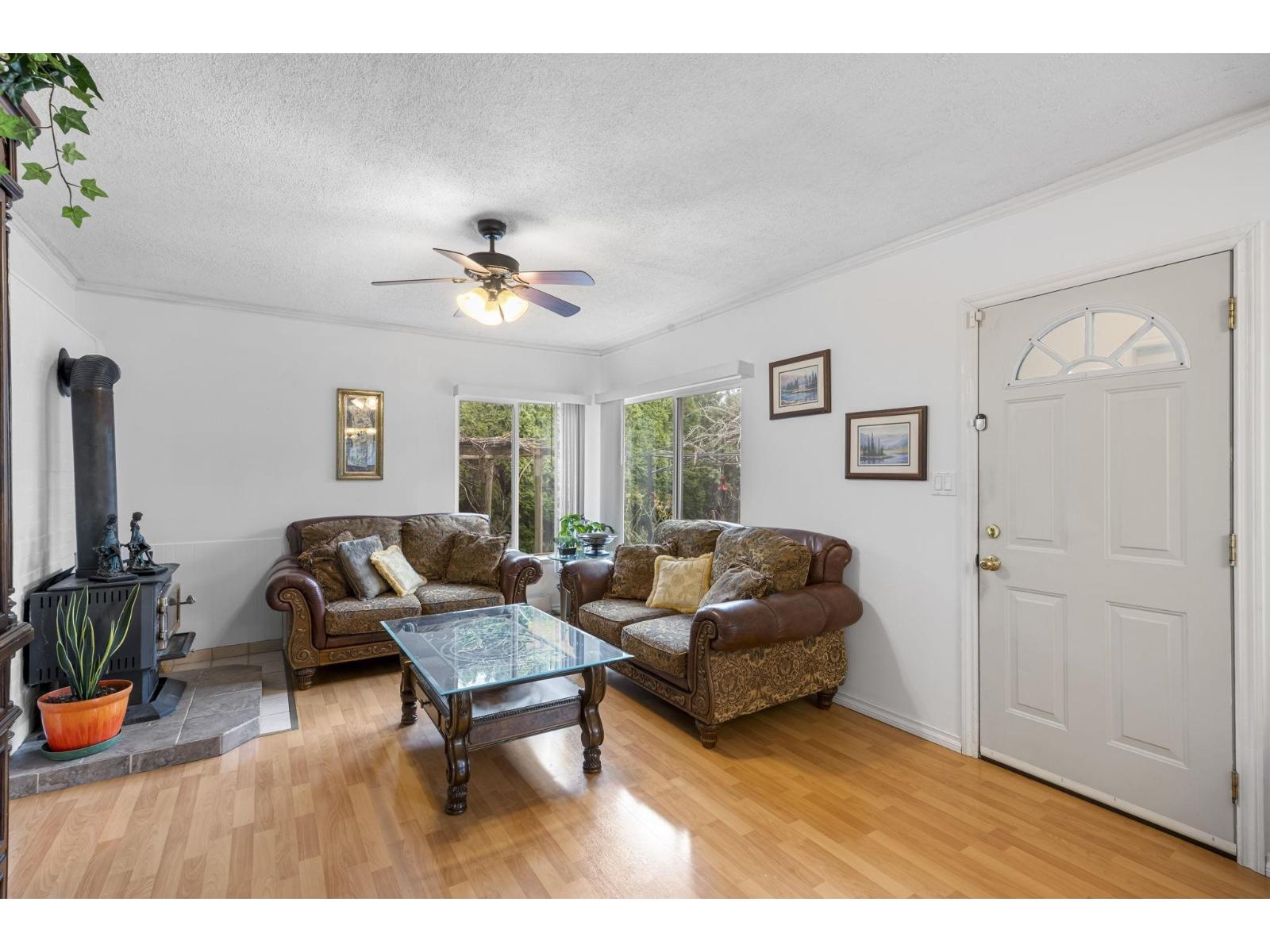 7566 Dunsmuir Street, Mission, British Columbia  V2V 4B4 - Photo 5 - R3098951