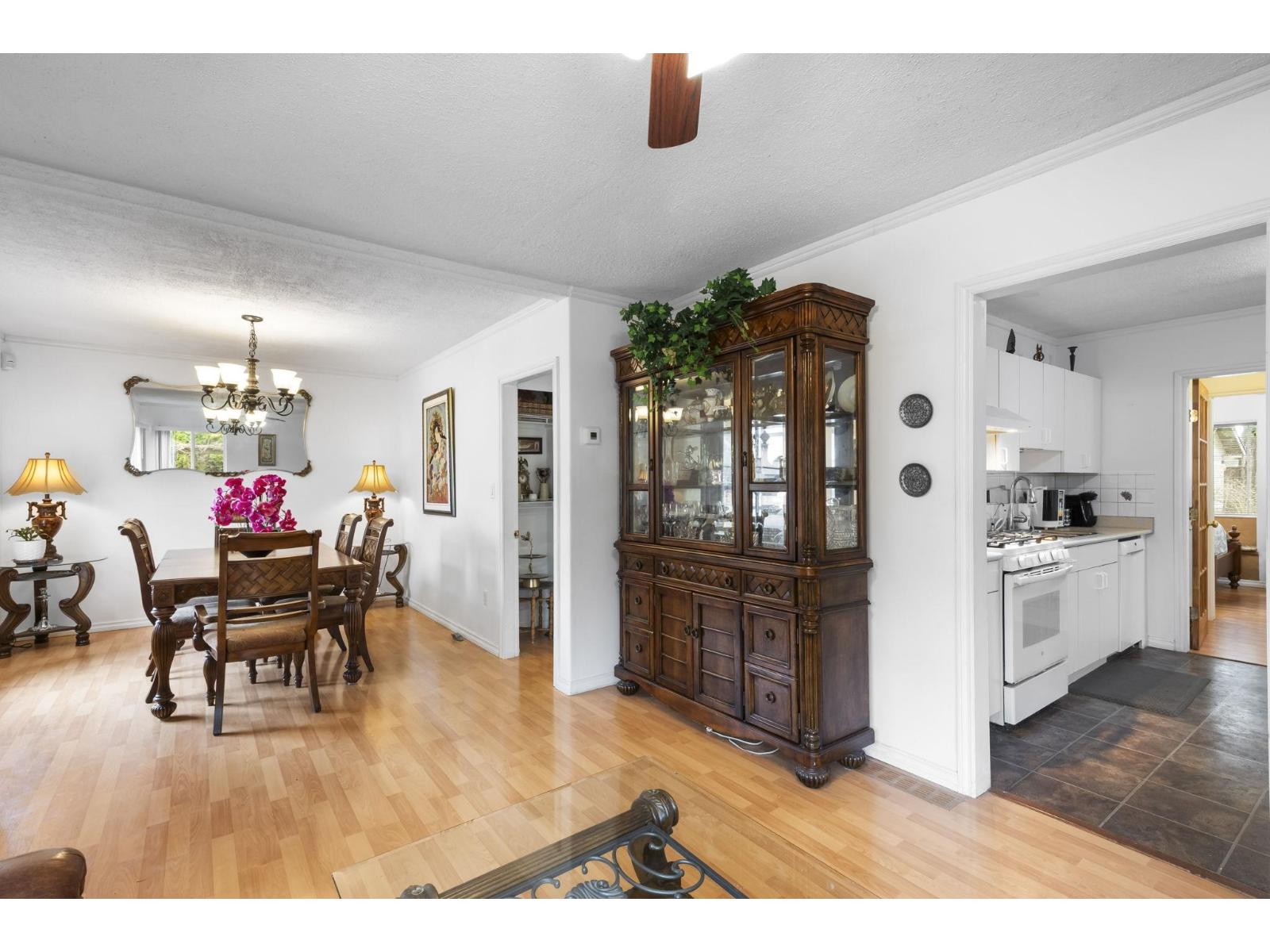 7566 Dunsmuir Street, Mission, British Columbia  V2V 4B4 - Photo 7 - R3098951