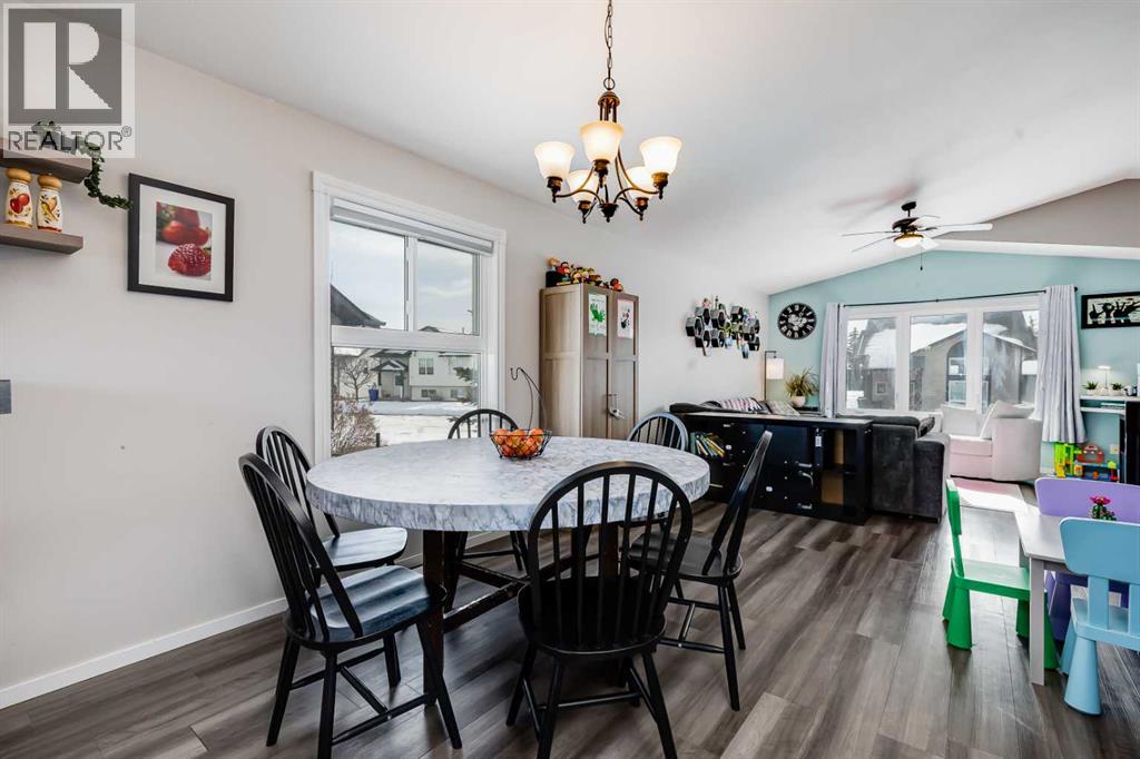 48 Hawthorn Way Ne, Olds, Alberta  T4H 1X7 - Photo 9 - A2291739