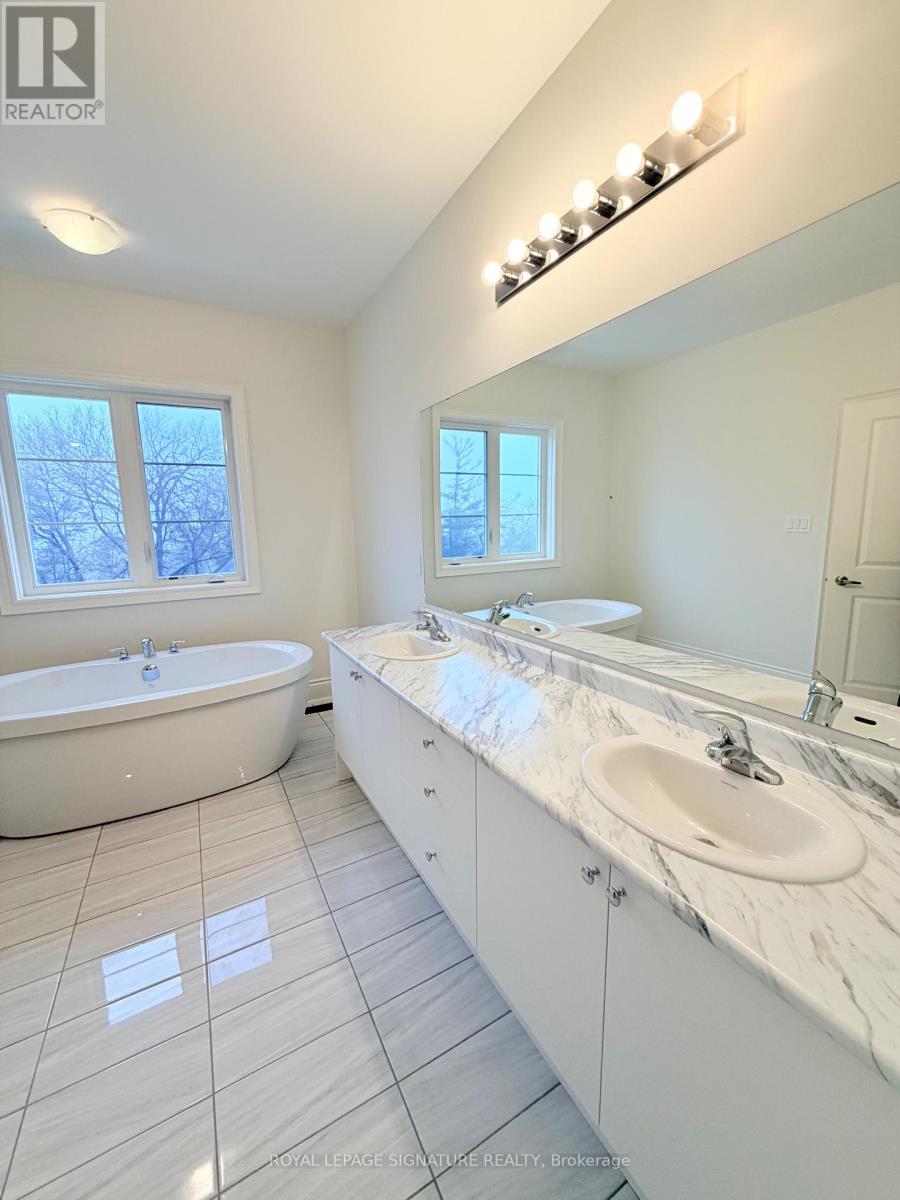 8 Art Leech Drive, Richmond Hill, Ontario  L4E 3R9 - Photo 13 - N12686580