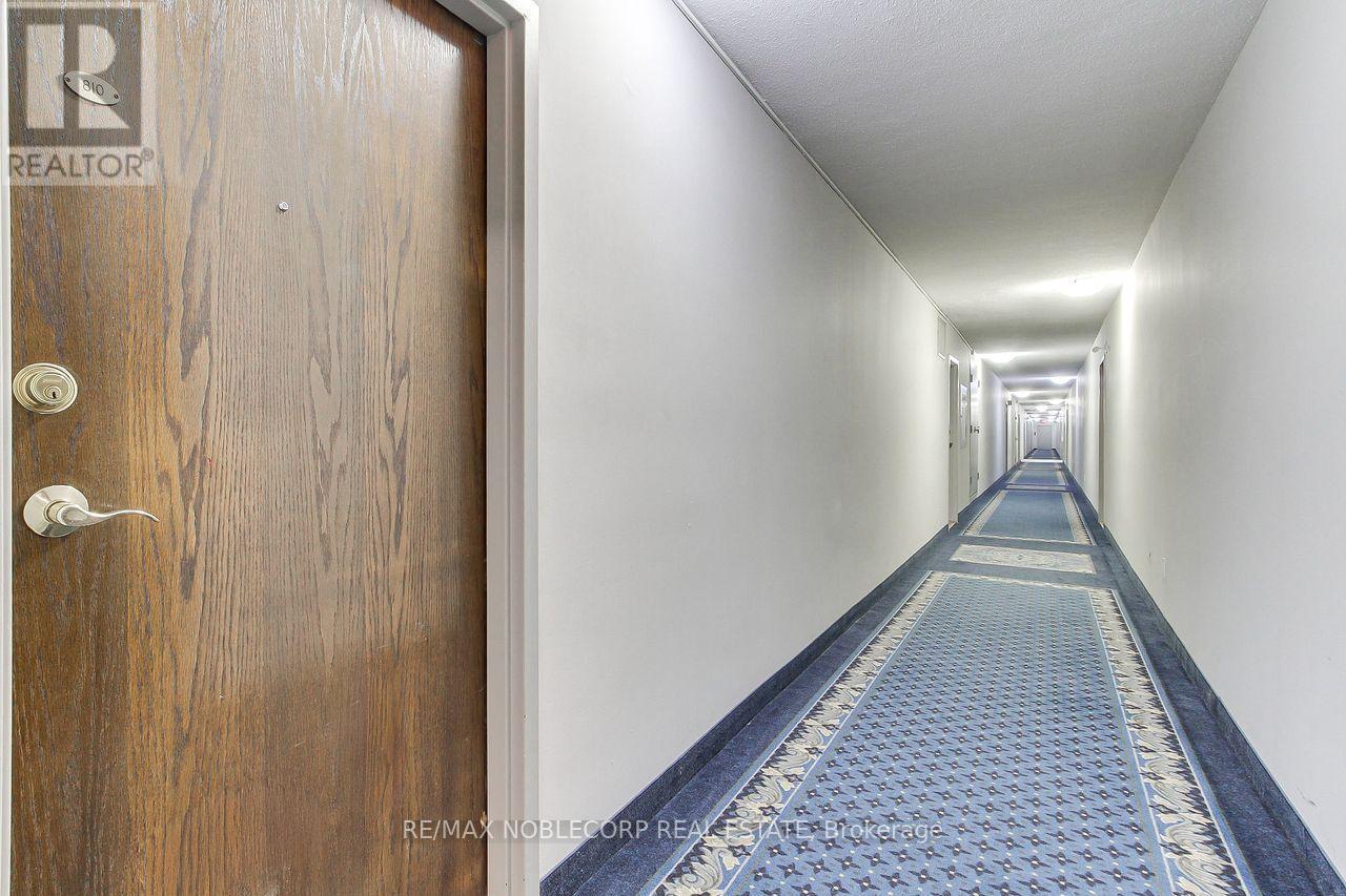 810 - 19 Four Winds Drive, Toronto, Ontario  M3J 2S9 - Photo 30 - W12867470