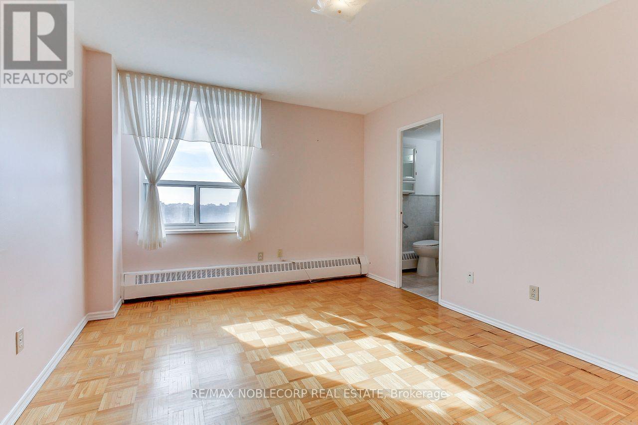 810 - 19 Four Winds Drive, Toronto, Ontario  M3J 2S9 - Photo 20 - W12867470