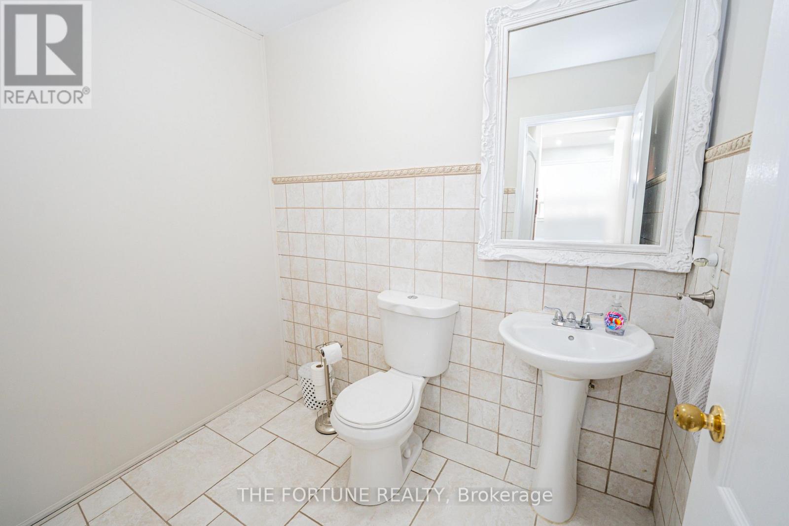 27 Hiberton Crescent, Brampton, Ontario  L7A 3E2 - Photo 12 - W12873576