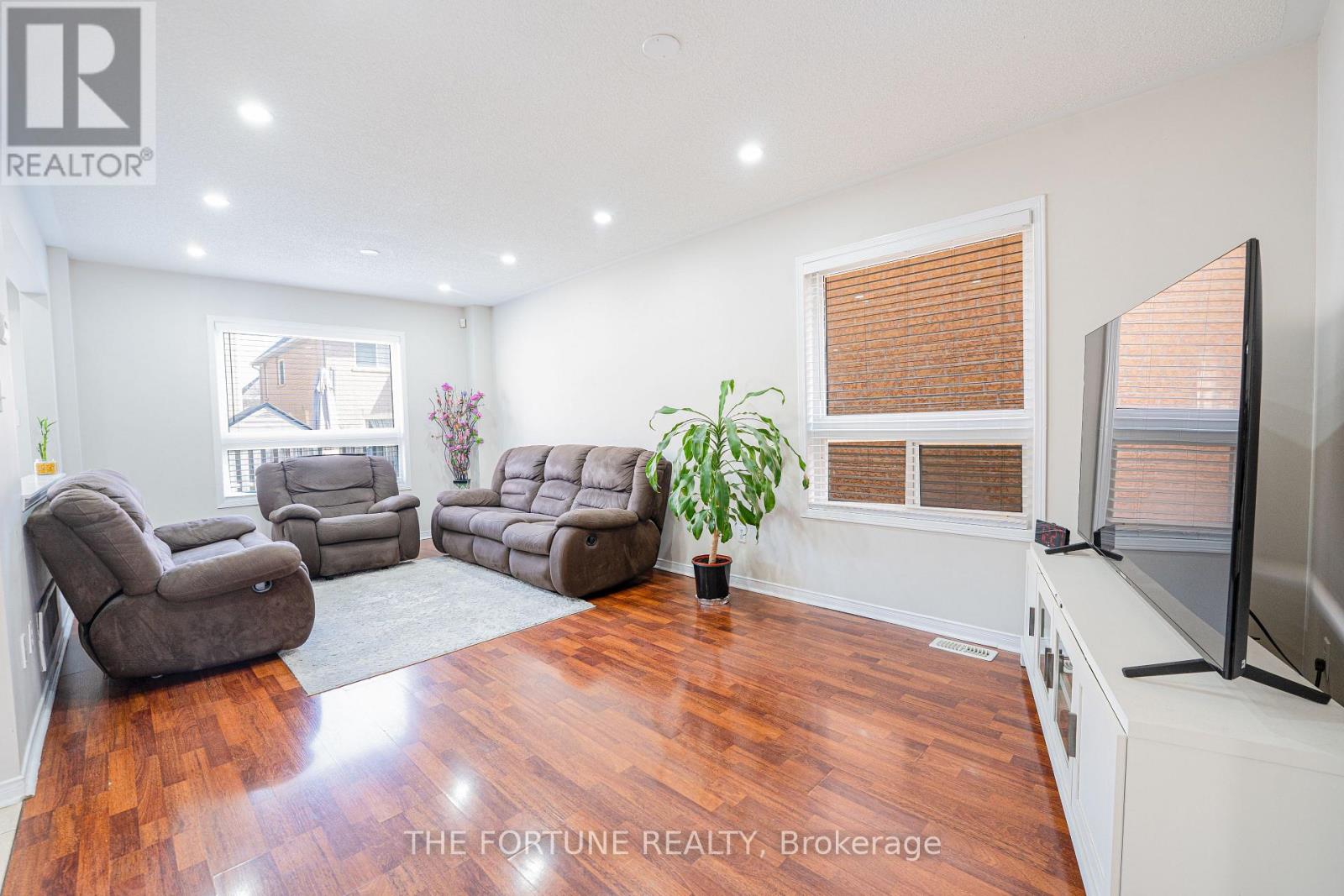 27 Hiberton Crescent, Brampton, Ontario  L7A 3E2 - Photo 9 - W12873576