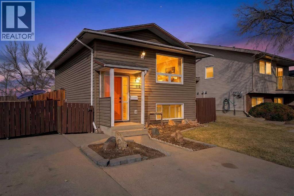 112 Iroquois Crescent W, Lethbridge, Alberta  T1K 5J4 - Photo 3 - A2287594