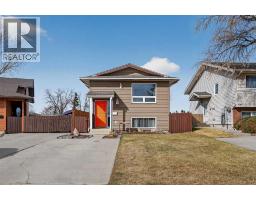 112 Iroquois Crescent W, Lethbridge, Alberta