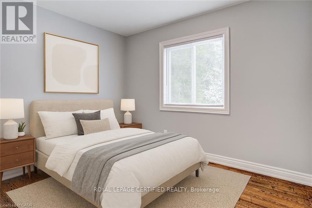 54 Duncombe Drive, Hamilton, Ontario  L9A 2G2 - Photo 11 - X12873524