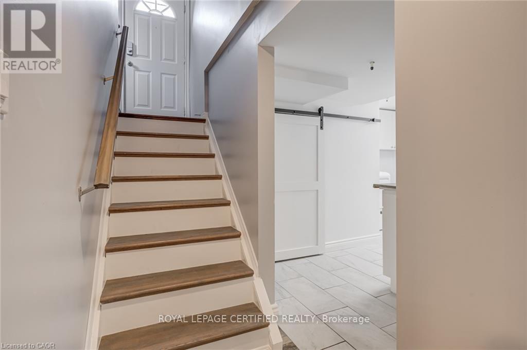 54 Duncombe Drive, Hamilton, Ontario  L9A 2G2 - Photo 14 - X12873524