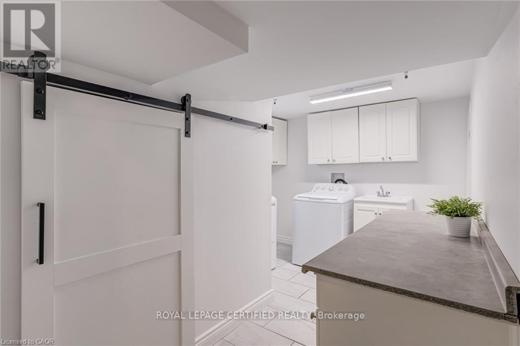 54 Duncombe Drive, Hamilton, Ontario  L9A 2G2 - Photo 15 - X12873524