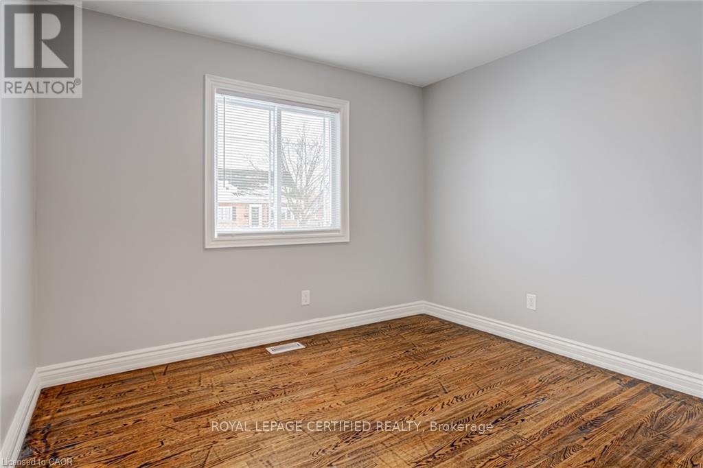 54 Duncombe Drive, Hamilton, Ontario  L9A 2G2 - Photo 34 - X12873524