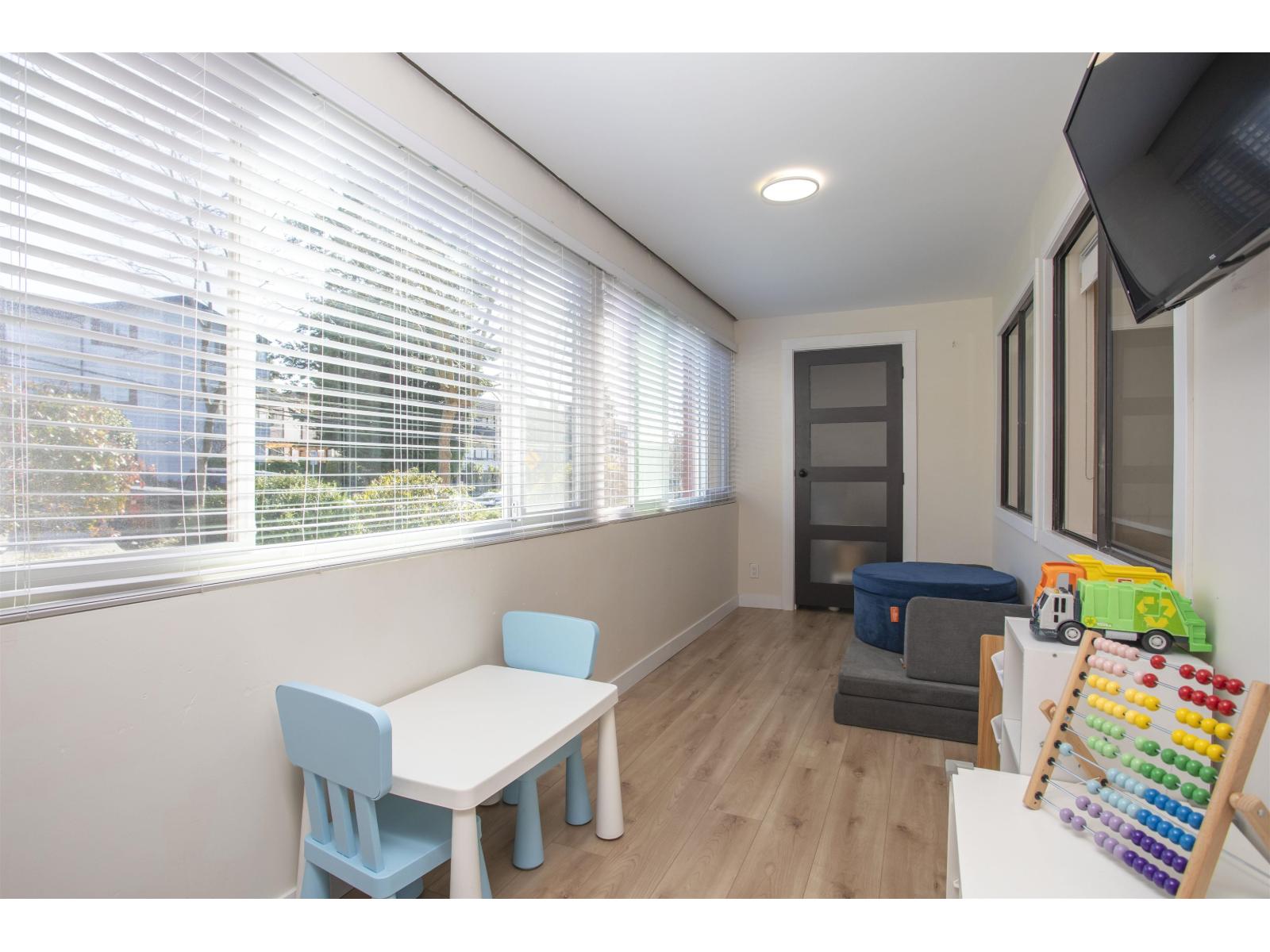 Listing Picture 20 of 37 : 202 1381 MARTIN STREET, White Rock - 魯藝地產 Yvonne Lu Group - MLS Medallion Club Member