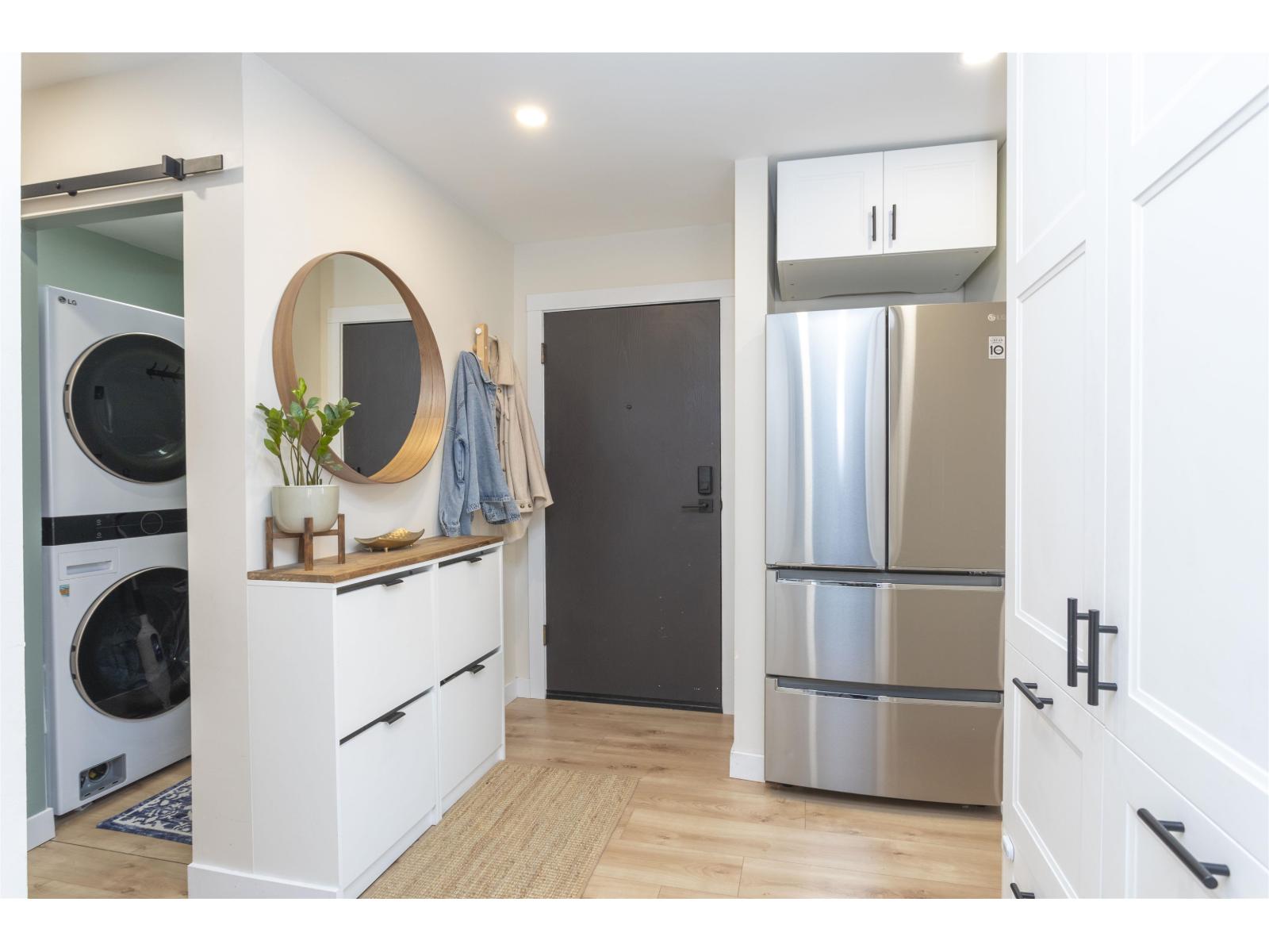 Listing Picture 9 of 37 : 202 1381 MARTIN STREET, White Rock - 魯藝地產 Yvonne Lu Group - MLS Medallion Club Member