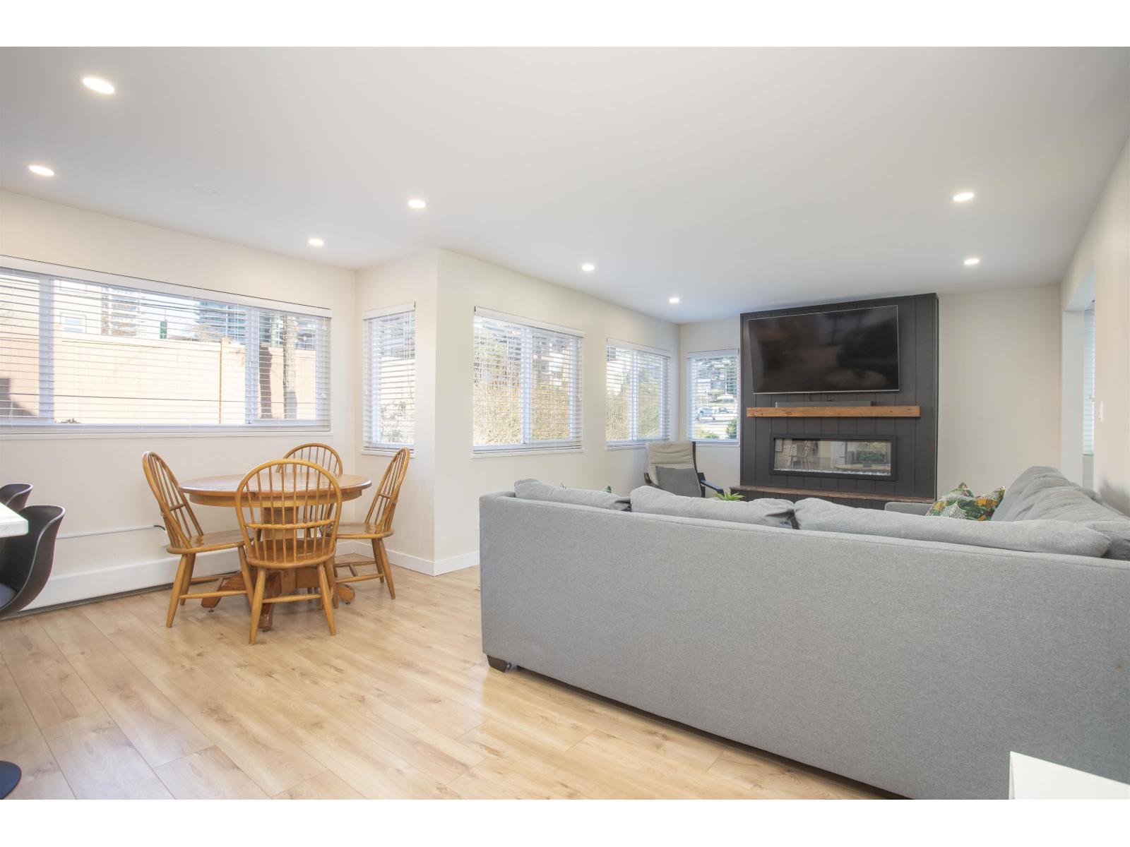 Listing Picture 16 of 37 : 202 1381 MARTIN STREET, White Rock - 魯藝地產 Yvonne Lu Group - MLS Medallion Club Member