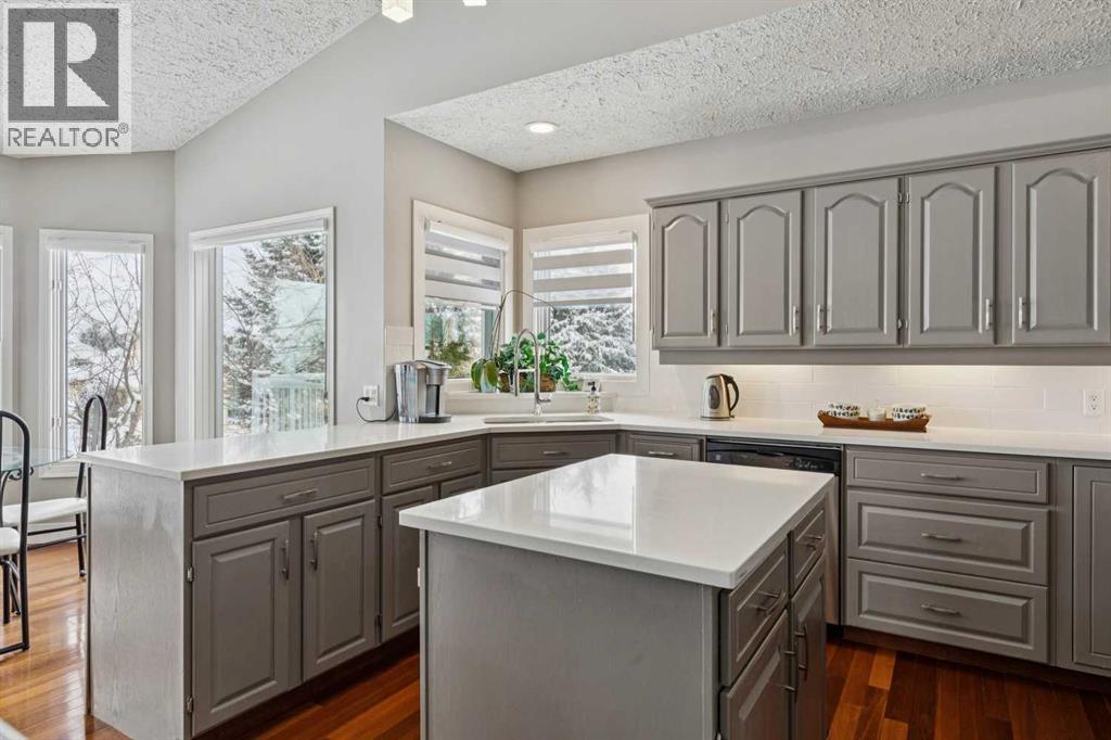 231 Scimitar Bay Nw, Calgary, Alberta  T3L 1L8 - Photo 14 - A2289733