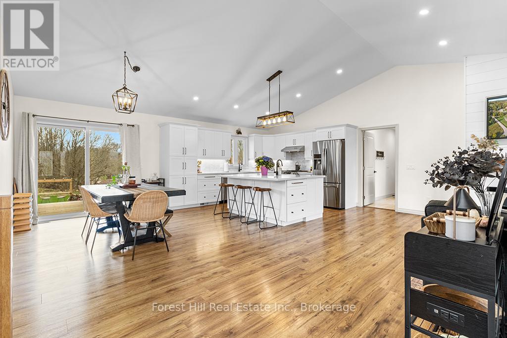 182 Alma Street, Chatsworth, Ontario  N0H 2S0 - Photo 7 - X12112899