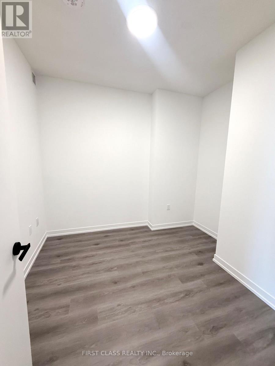 4209 - 28 Interchange Way, Vaughan, Ontario  L4K 0P8 - Photo 7 - N12857544