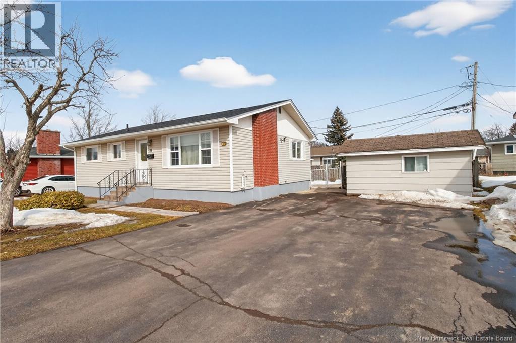 27 Miller Drive, Moncton, New Brunswick  E1C 7T3 - Photo 4 - NB134793