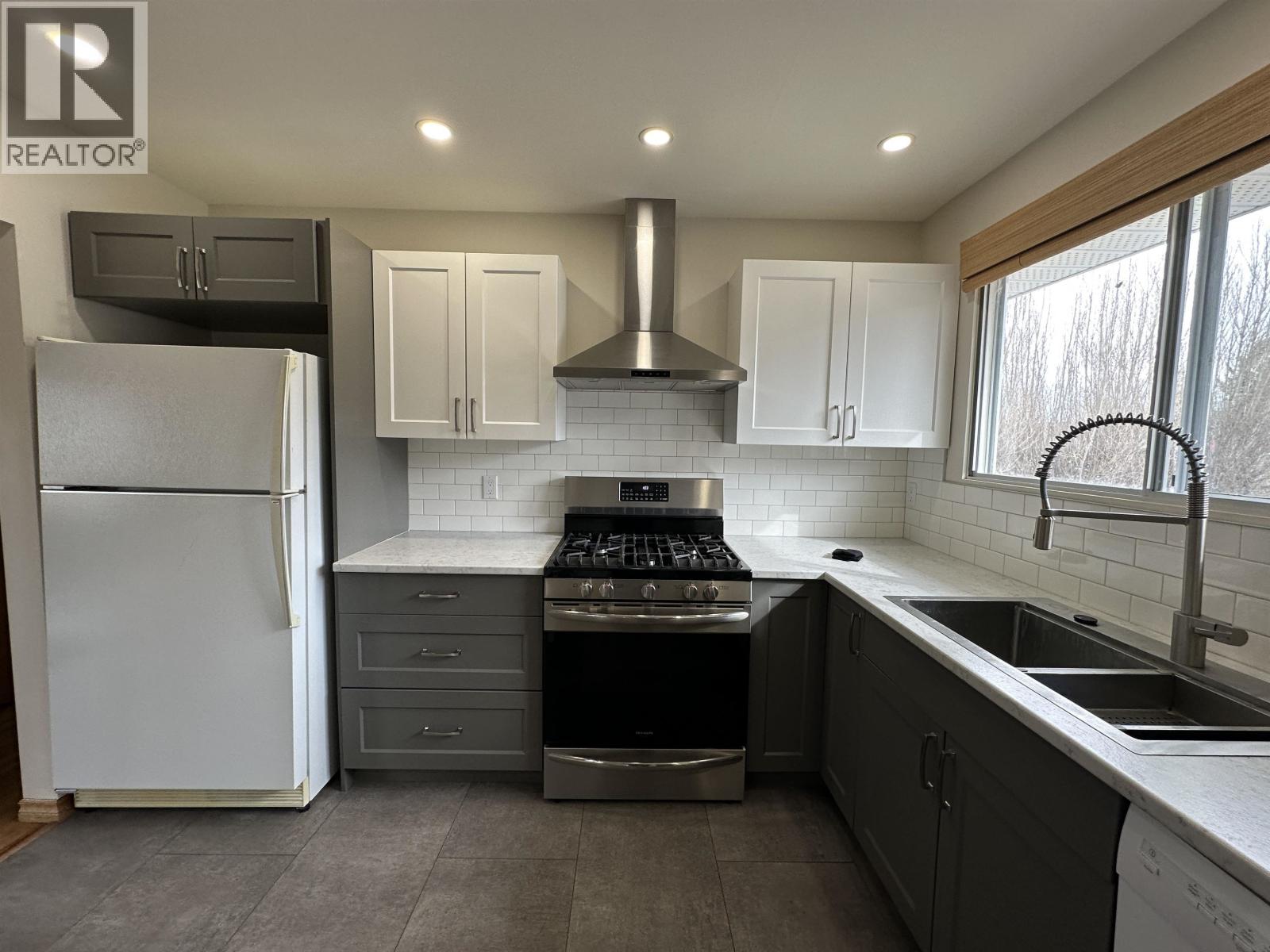 391 N Birch Avenue, 100 Mile House, British Columbia  V0K 2E0 - Photo 9 - R3096427