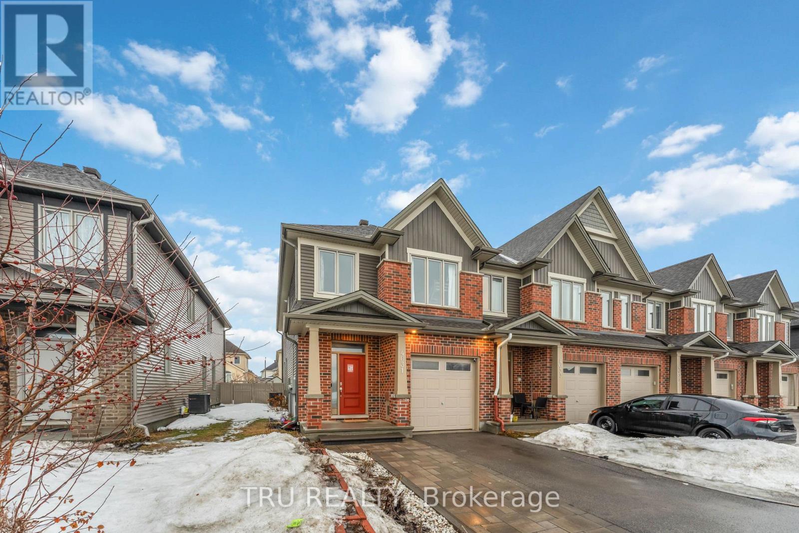 4031 Kelly Farm Drive, Ottawa, Ontario  K1T 0R6 - Photo 2 - X12872412