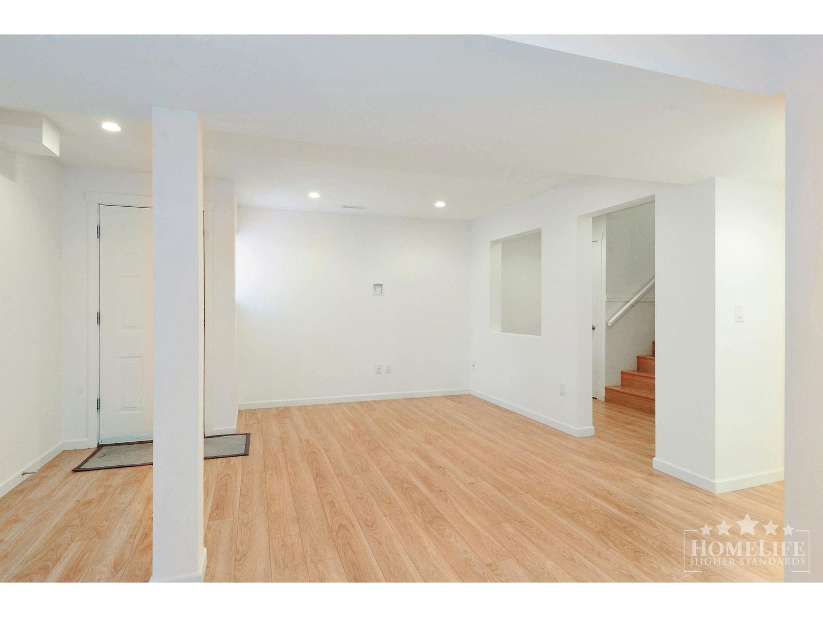 House 19849 69b Avenue, Langley, British Columbia  V2Y 3A8 - Photo 25 - R3099043