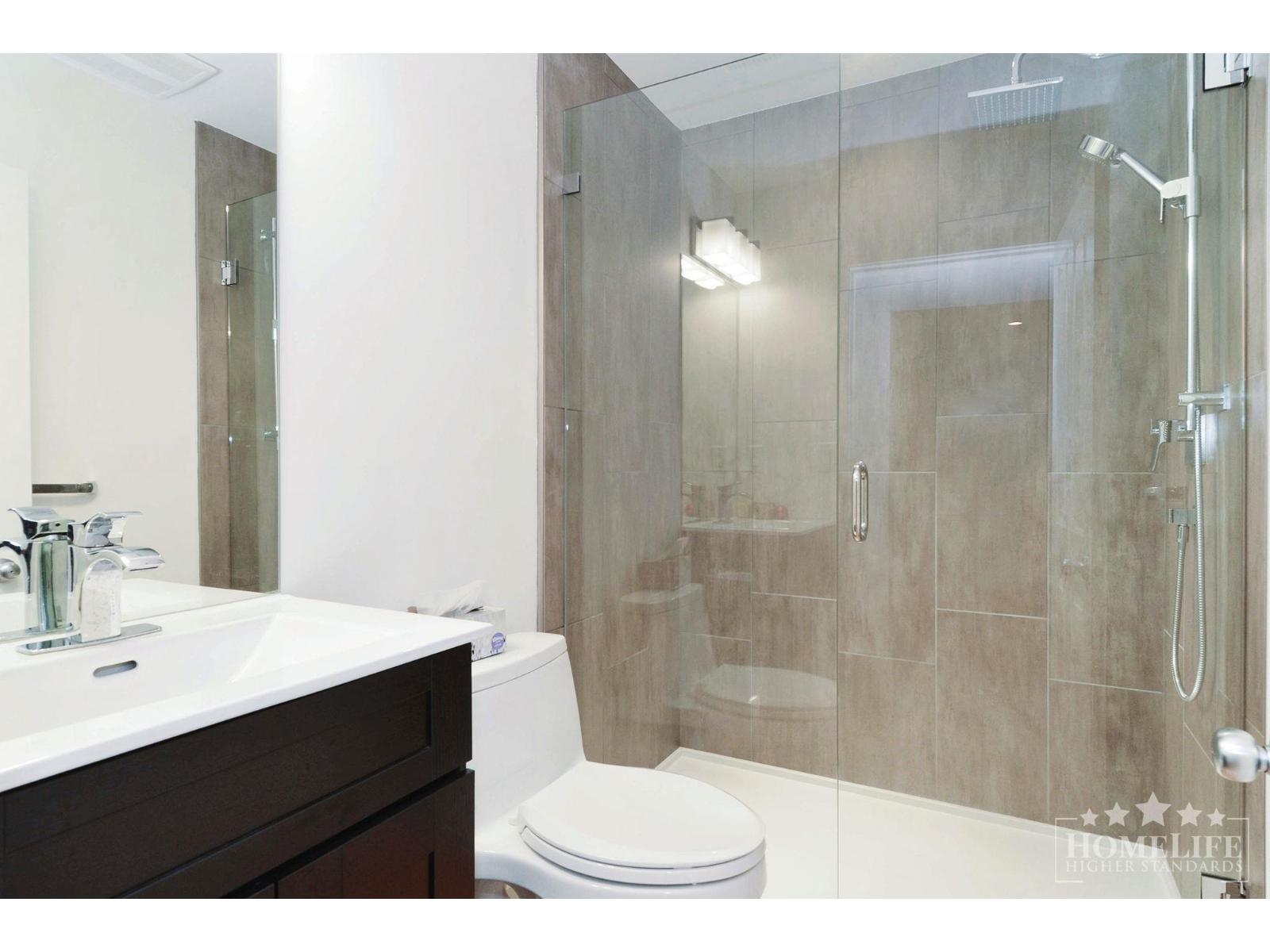 House 19849 69b Avenue, Langley, British Columbia  V2Y 3A8 - Photo 30 - R3099043