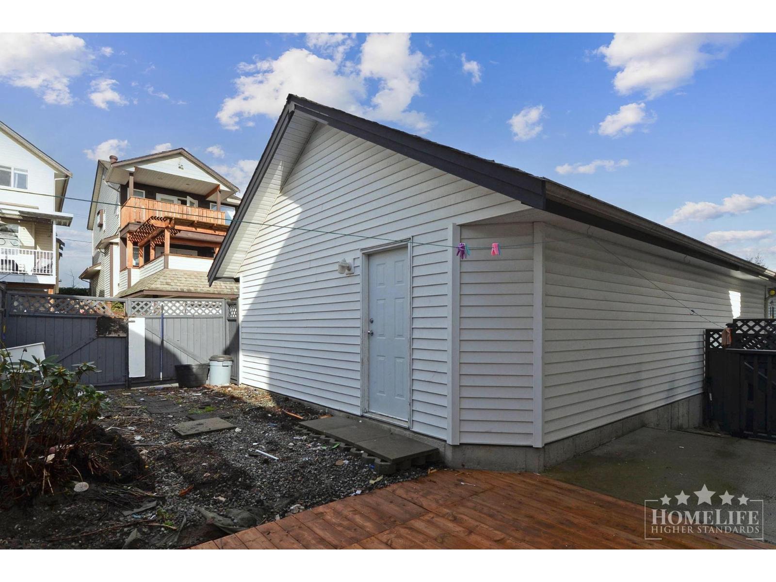 House 19849 69b Avenue, Langley, British Columbia  V2Y 3A8 - Photo 33 - R3099043