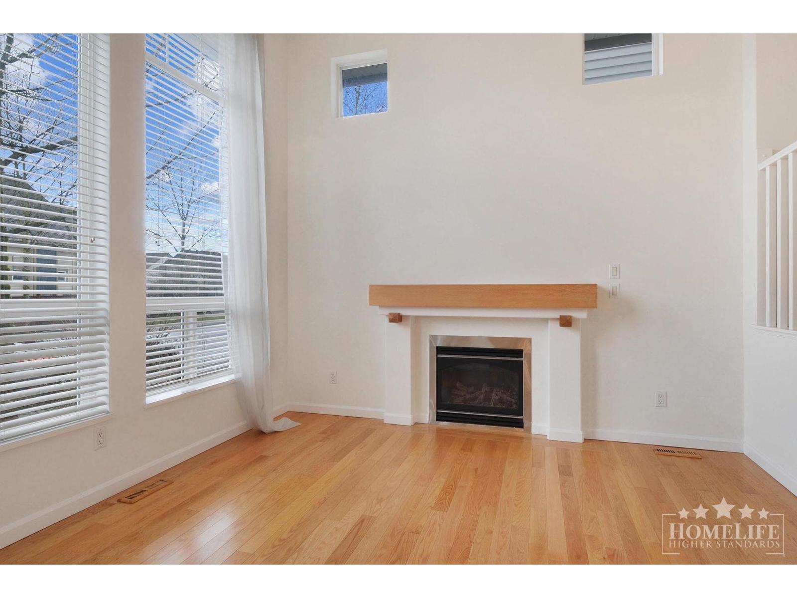 House 19849 69b Avenue, Langley, British Columbia  V2Y 3A8 - Photo 4 - R3099043