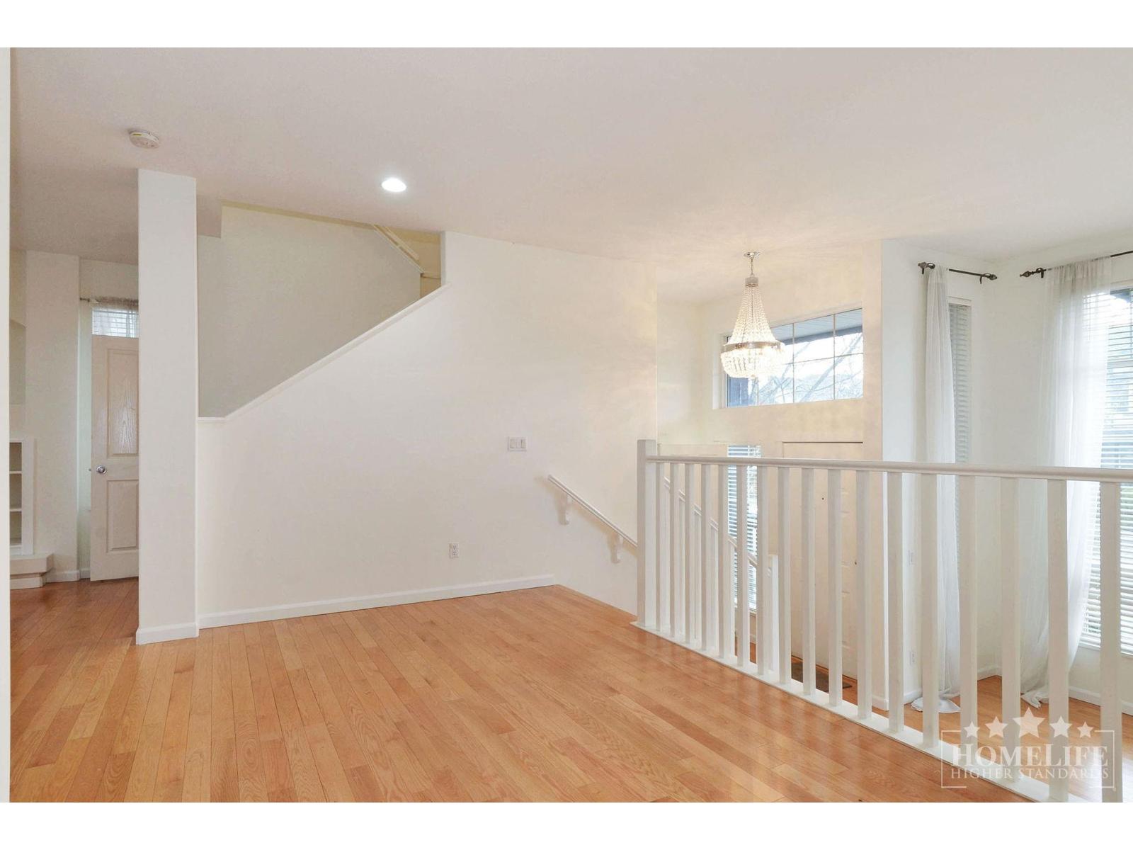 House 19849 69b Avenue, Langley, British Columbia  V2Y 3A8 - Photo 7 - R3099043