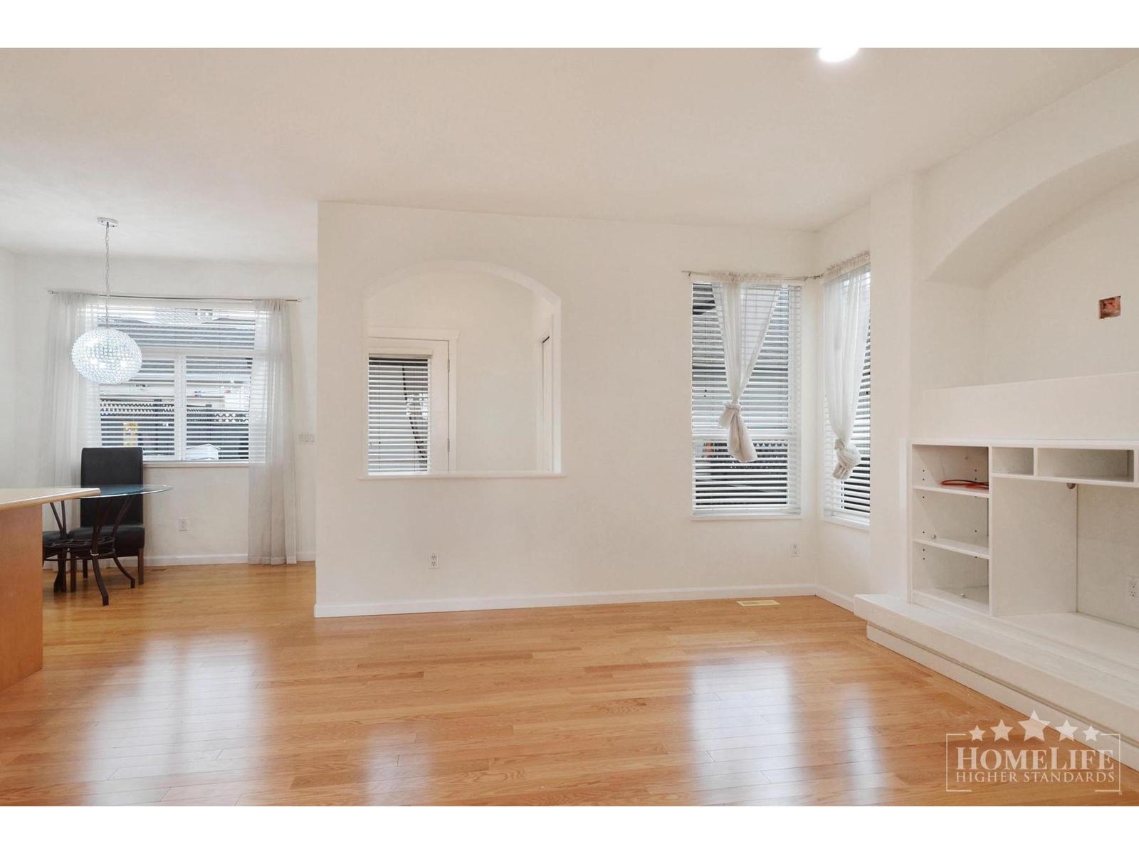 House 19849 69b Avenue, Langley, British Columbia  V2Y 3A8 - Photo 8 - R3099043