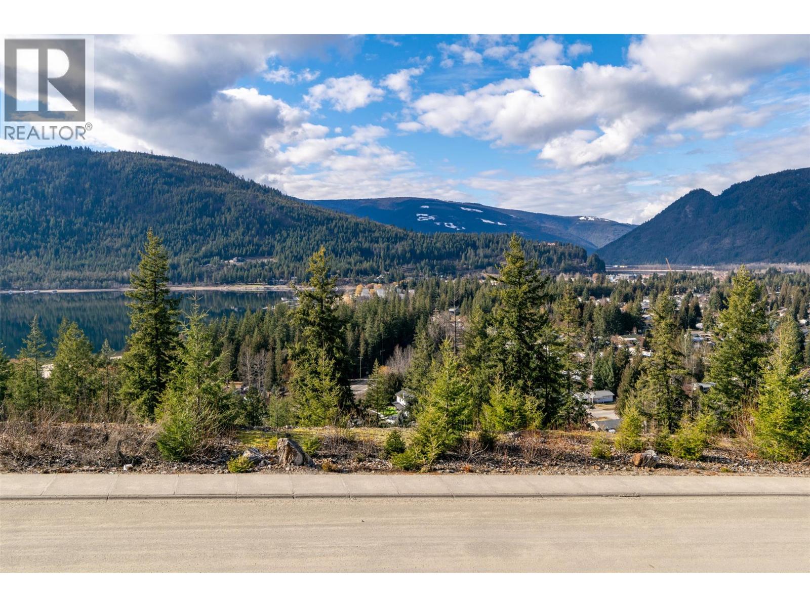 279 Bayview Drive, Sicamous, British Columbia  V0E 2V1 - Photo 8 - 10376950