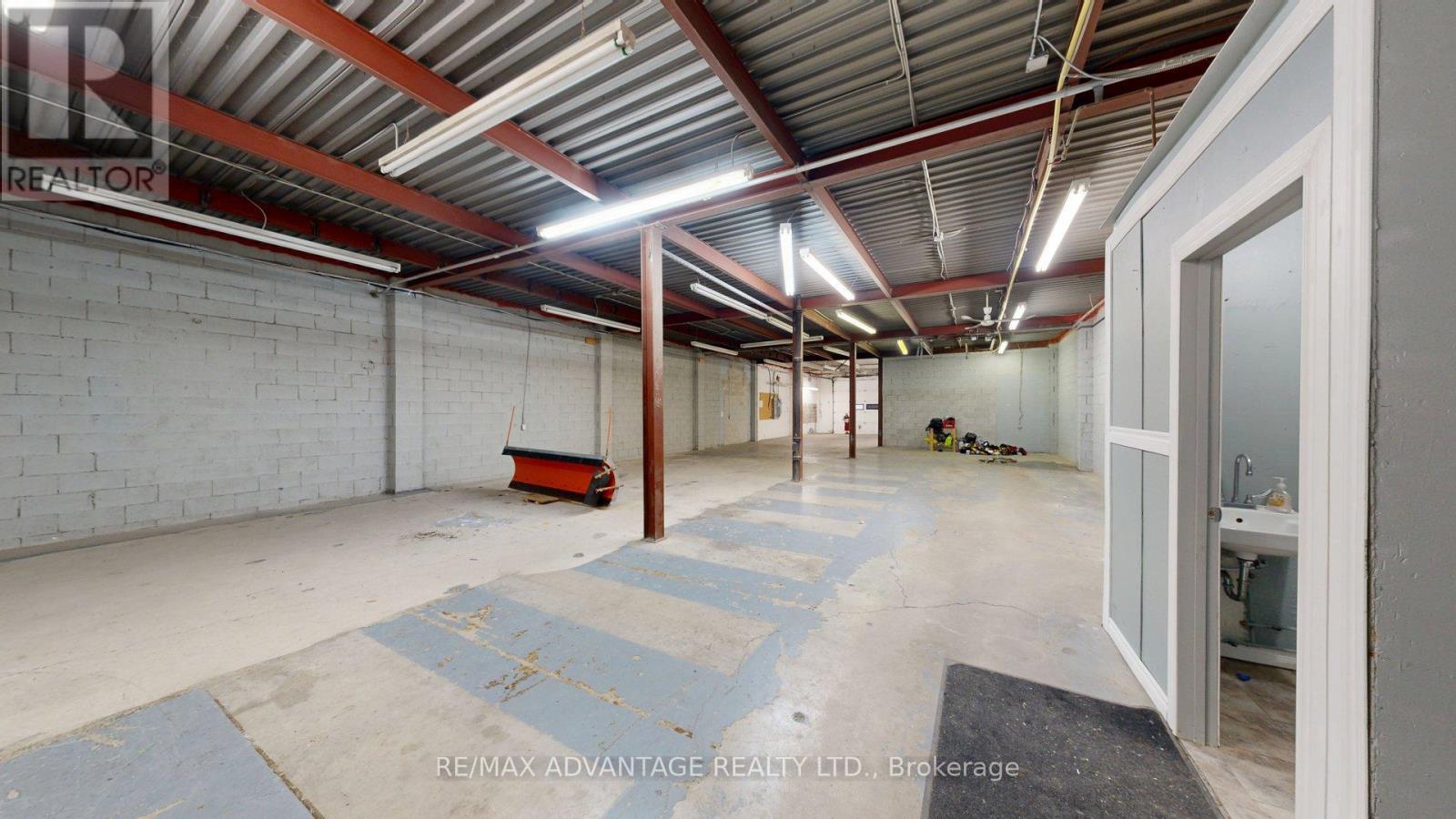 B - 527 South Street, London East, Ontario  N6B 1C4 - Photo 14 - X12873602