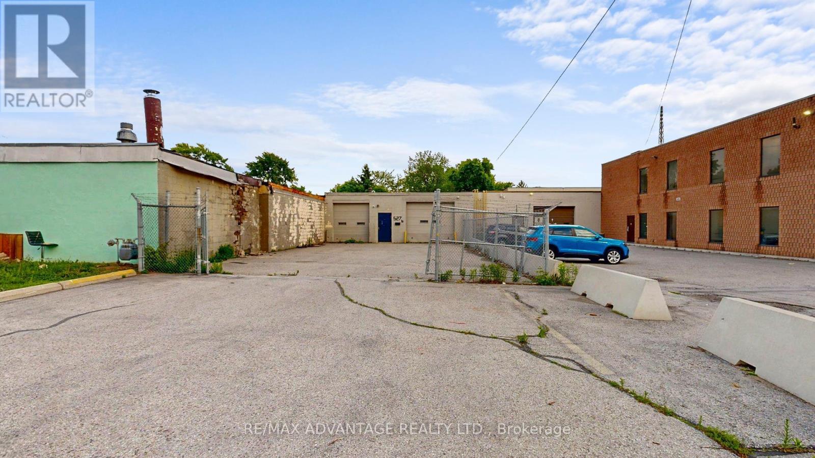 B - 527 South Street, London East, Ontario  N6B 1C4 - Photo 5 - X12873602