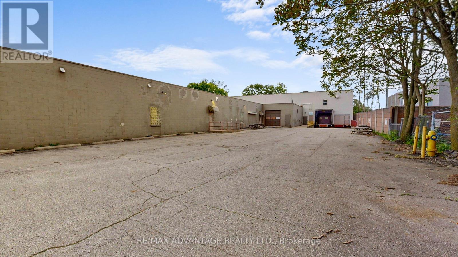 B - 527 South Street, London East, Ontario  N6B 1C4 - Photo 8 - X12873602