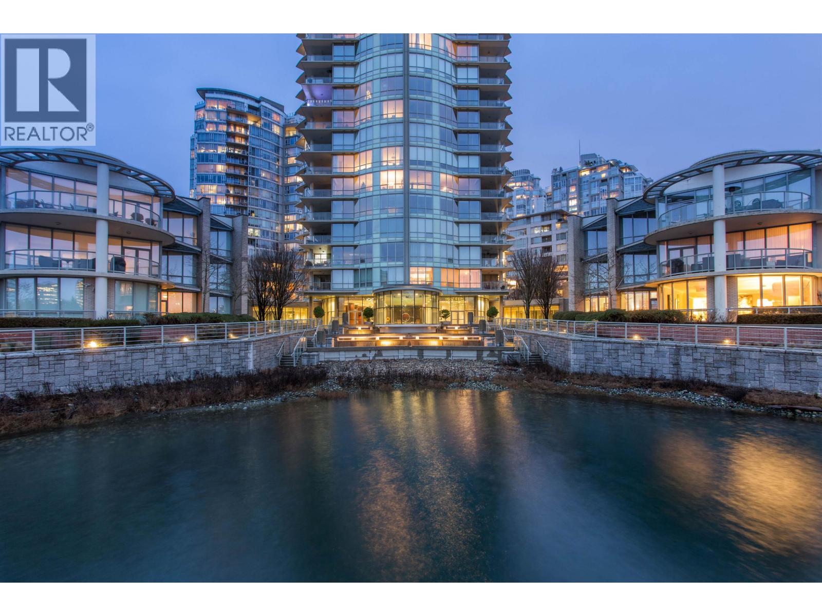 2005 1328 Marinaside Crescent, Vancouver, British Columbia  V6Z 3B3 - Photo 33 - R3099019