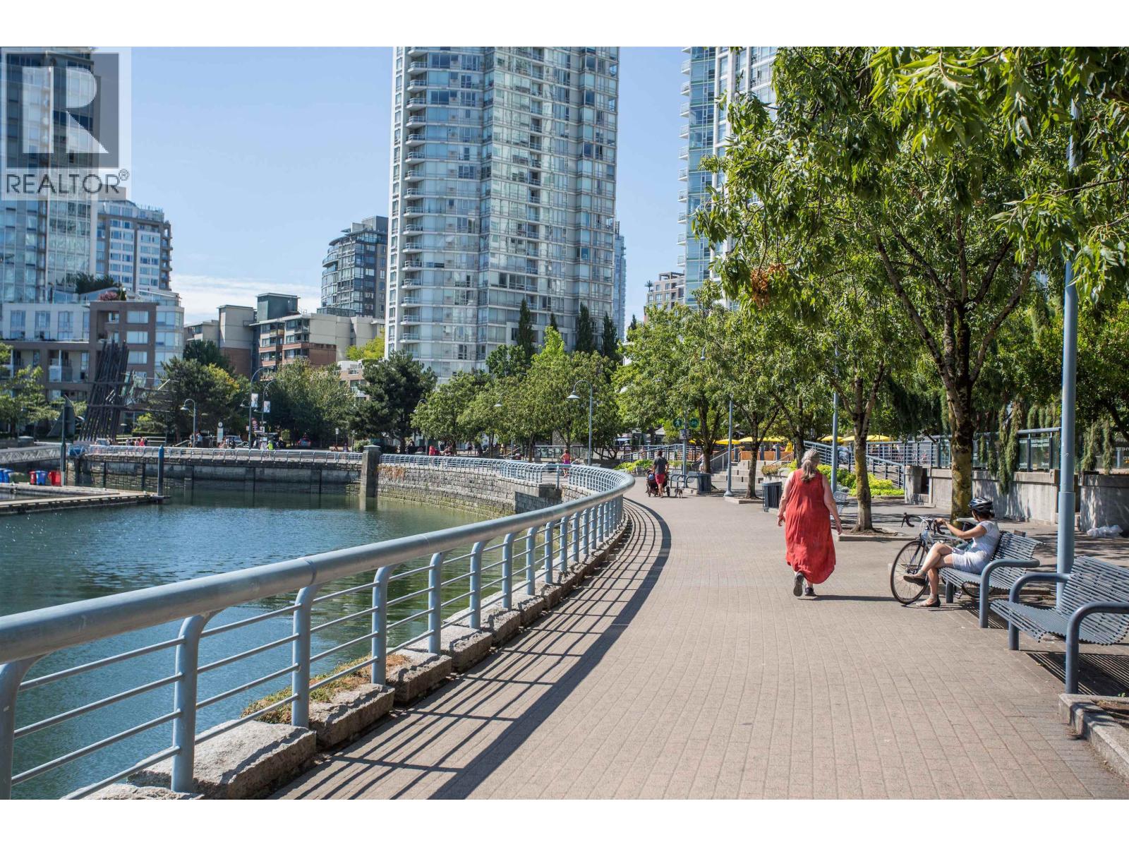 2005 1328 Marinaside Crescent, Vancouver, British Columbia  V6Z 3B3 - Photo 37 - R3099019