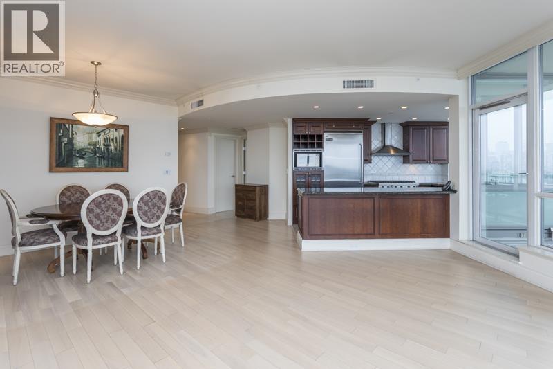 2005 1328 Marinaside Crescent, Vancouver, British Columbia  V6Z 3B3 - Photo 8 - R3099019