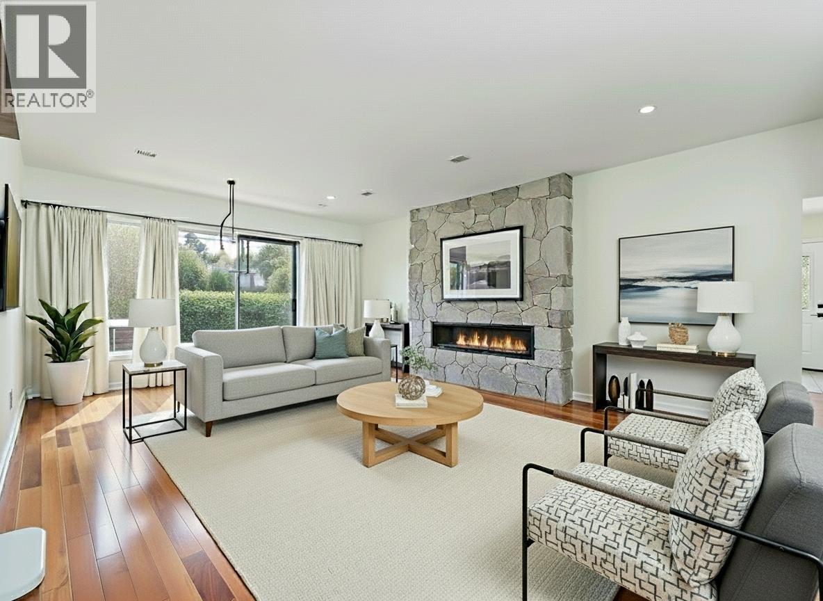 1609 Bewicke Avenue, North Vancouver, British Columbia  V7M 3C2 - Photo 3 - R3098991